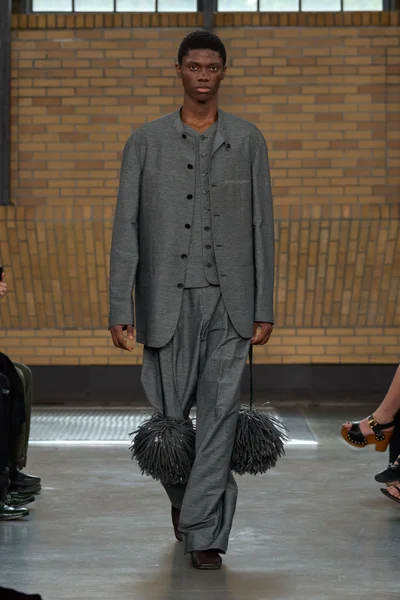 Look 37